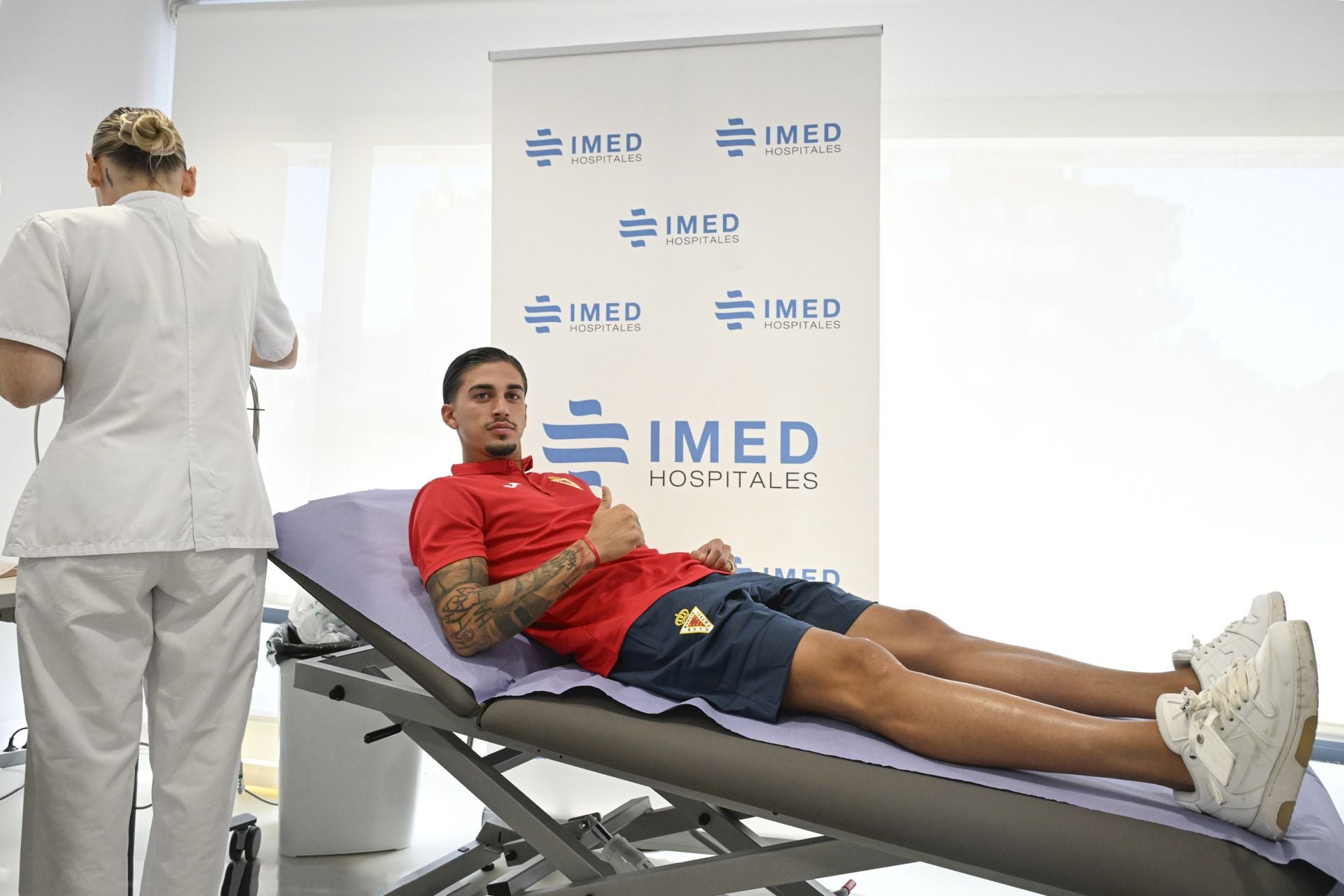 Las imágenes de los jugadores Real Murcia en el reconocimiento médico