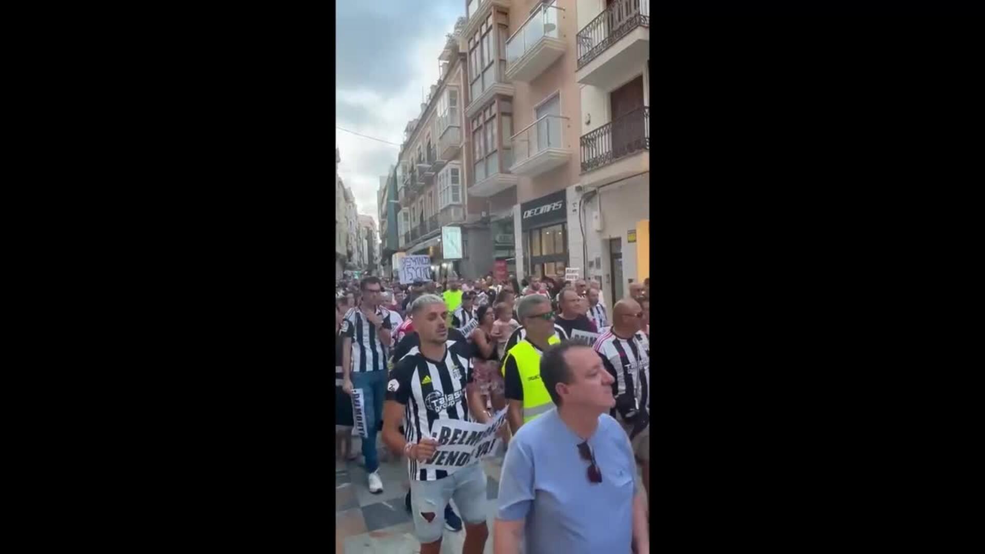 Aficionados del Cartagena se manifiestan por la situación institucional del equipo