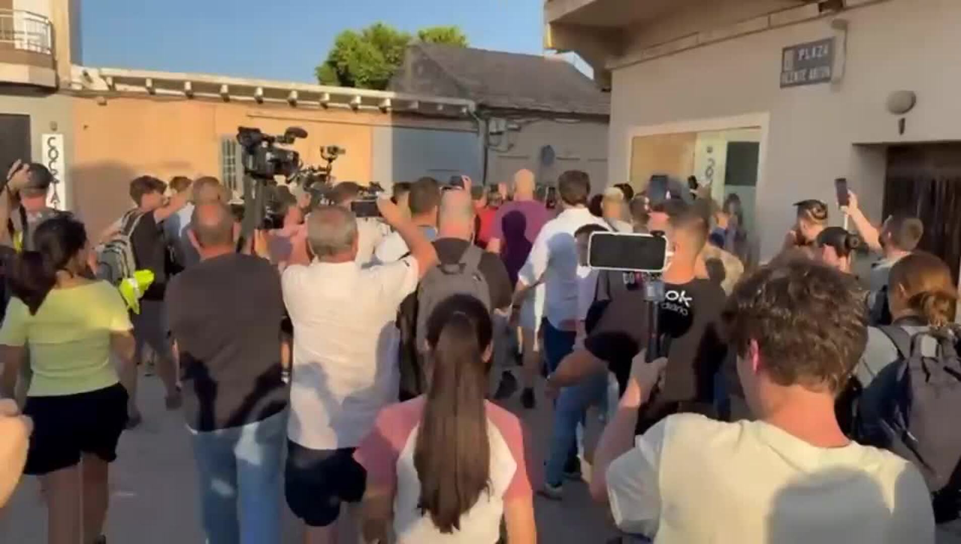 Persiguen y amenazan a un equipo de TVE por las calles de Torre Pacheco