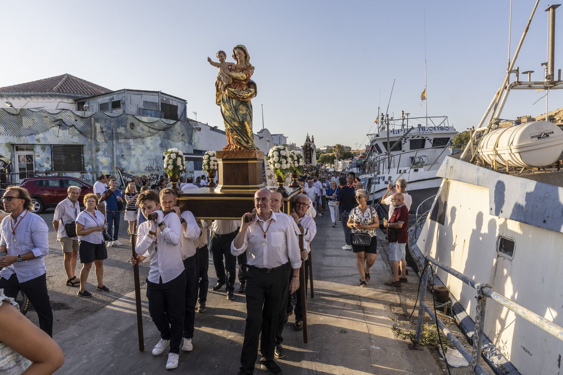 Imágenes de la procesión marítima en Cartagena de la Virgen de las Maravillas y la Virgen del Carmen