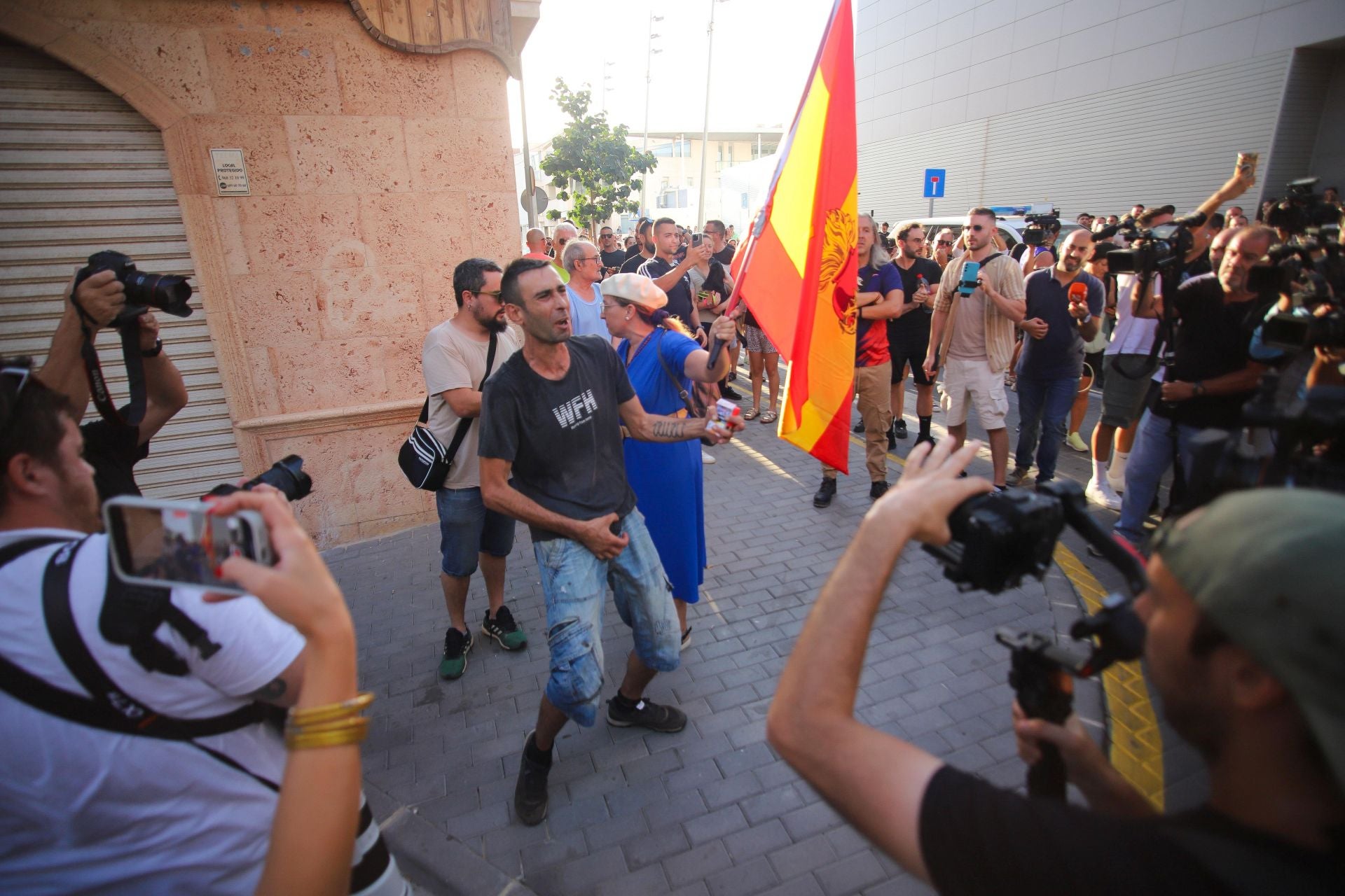 Grupos ultras devuelven la tensión a Torre Pacheco este martes con una protesta a medio gas