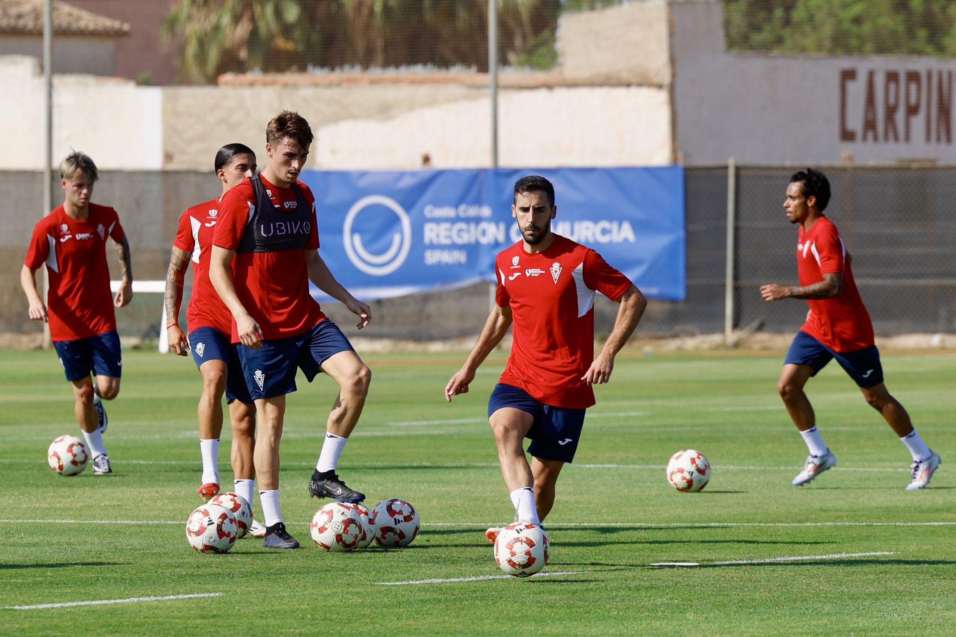 Primer entrenamiento de la temporada 2025-26 del Real Murcia, en imágenes