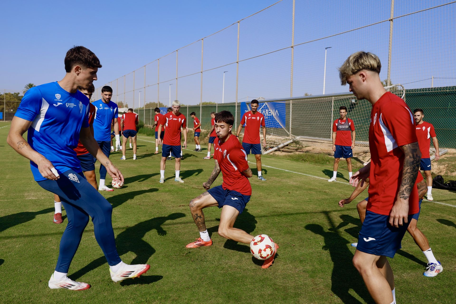 Primer entrenamiento de la temporada 2025-26 del Real Murcia, en imágenes
