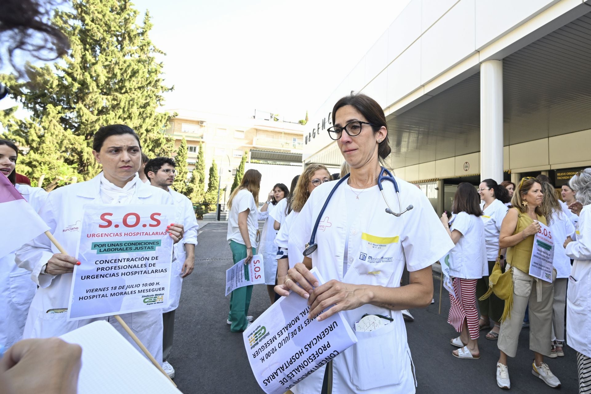 Los médicos se concentran para reclamar mejoras: «No se ofrecen contratos decentes»