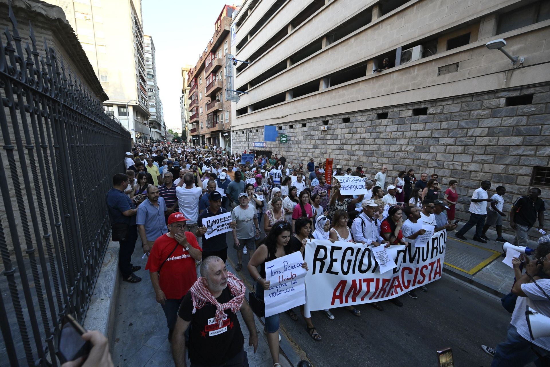 En imágenes, la protesta contra el racismo celebrada en Murcia