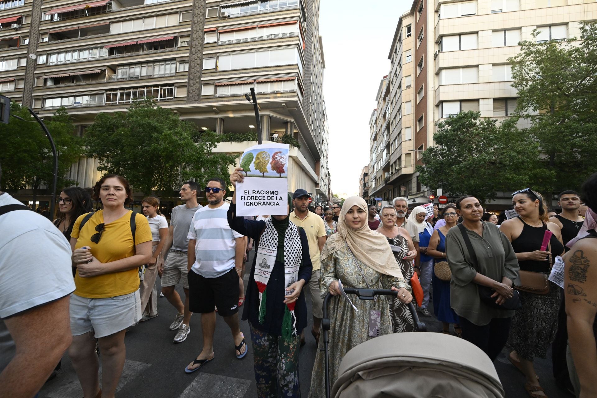 En imágenes, la protesta contra el racismo celebrada en Murcia