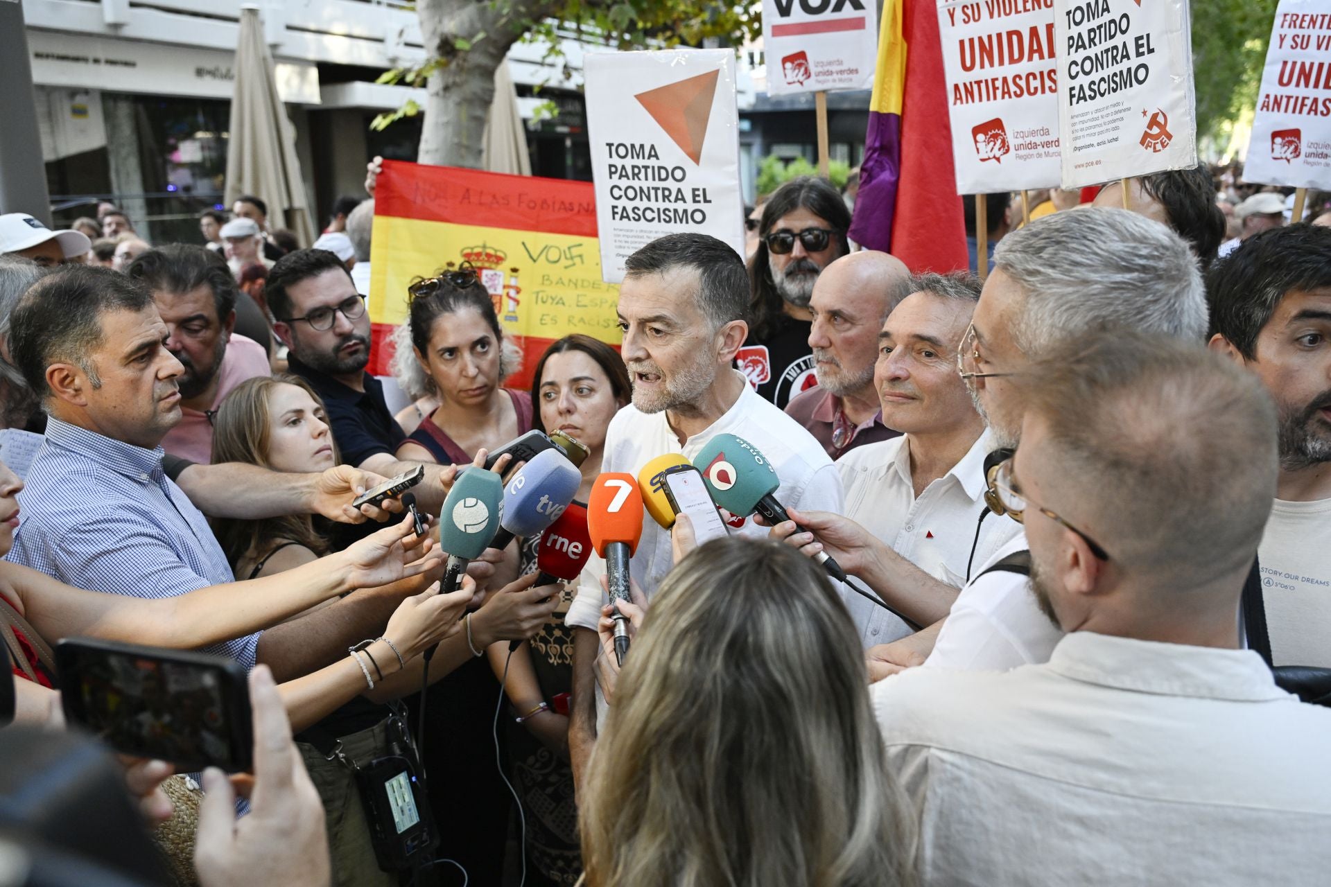 En imágenes, la protesta contra el racismo celebrada en Murcia
