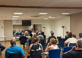 Reunión del concejal de Grandes Infraestructuras con vecinos de Tercia.