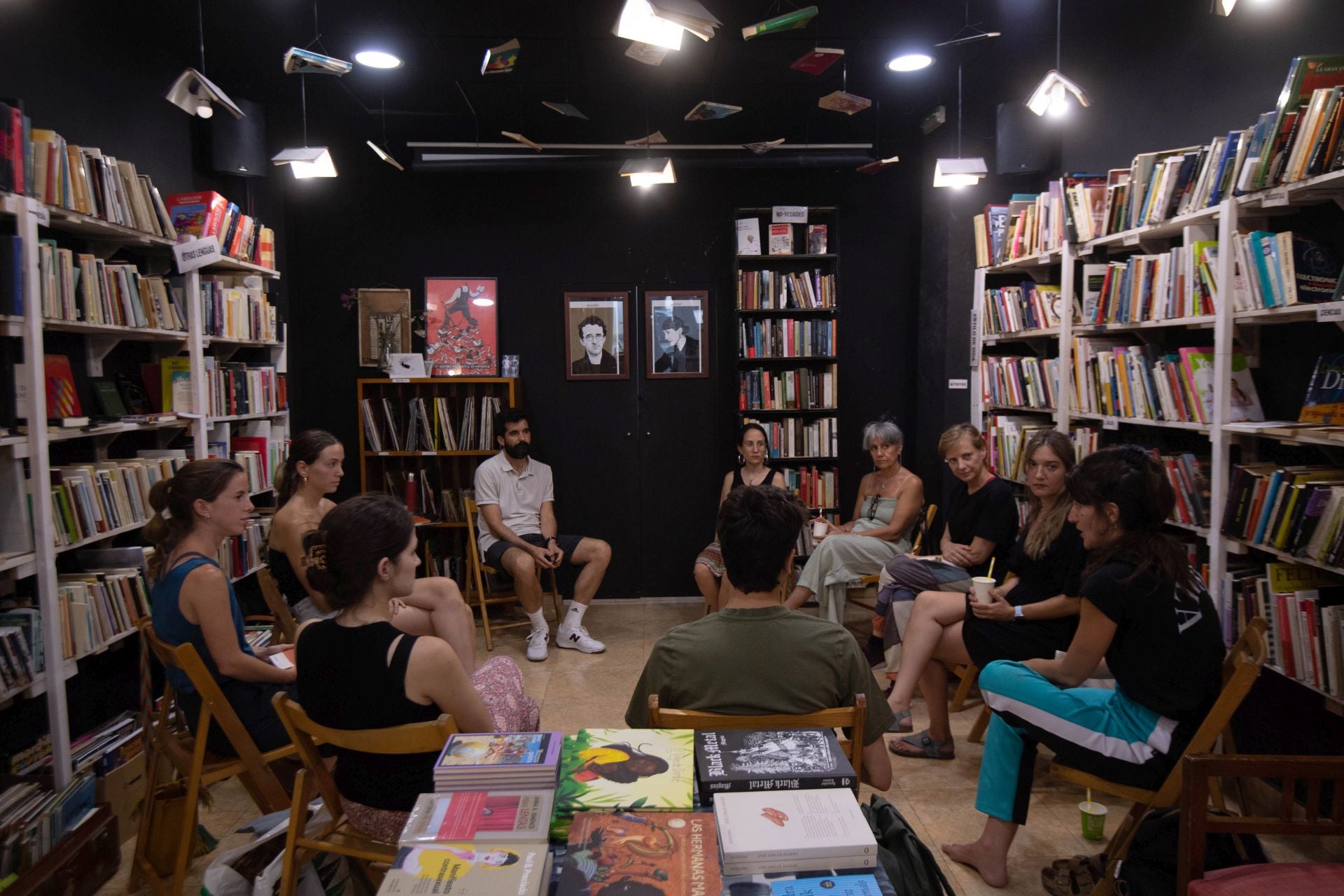 En imágenes, el club de lectura bailado de Libros Traperos y LASALA