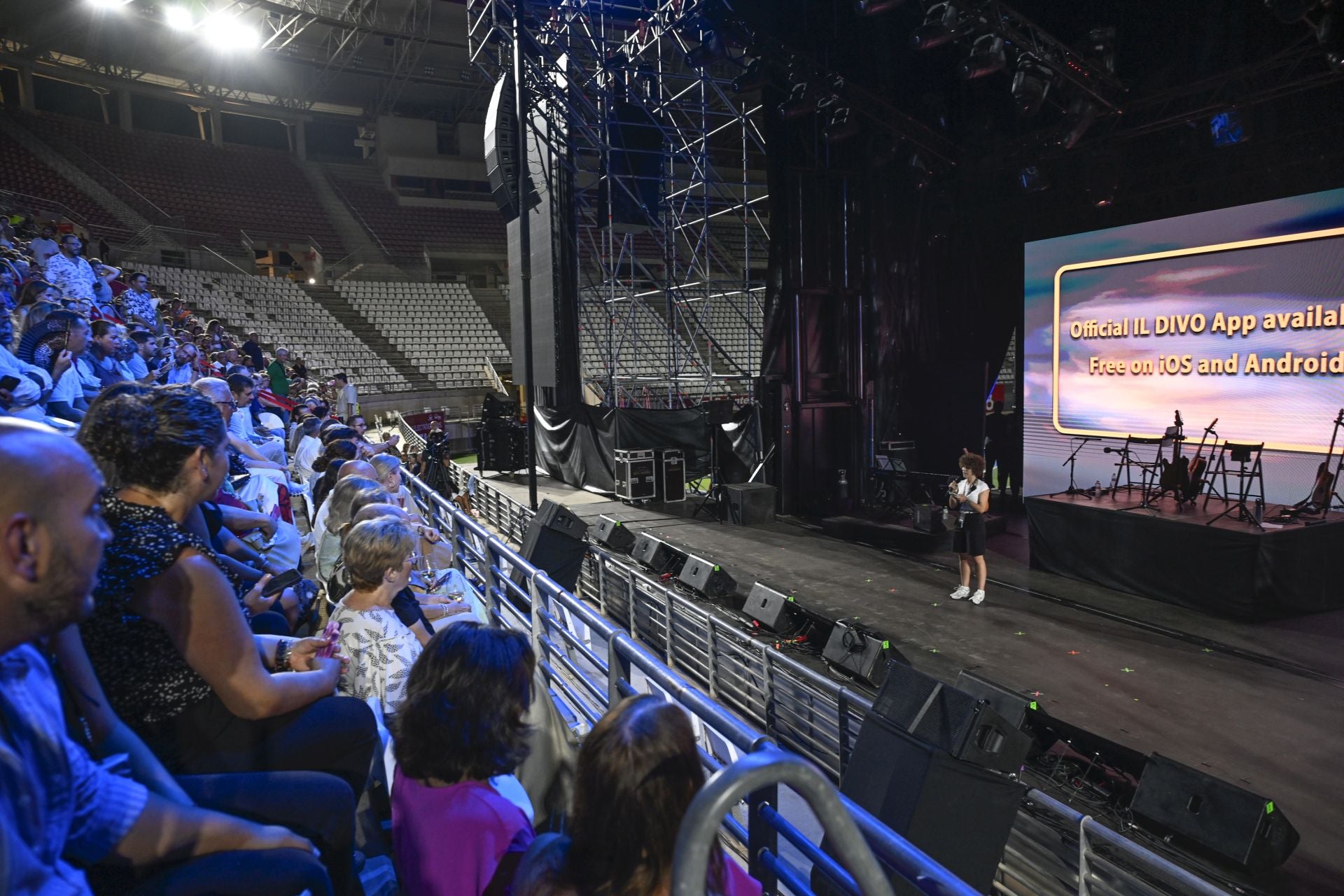 Las imágenes de los asistentes al concierto de Il Divo, suspendido por enfermedad