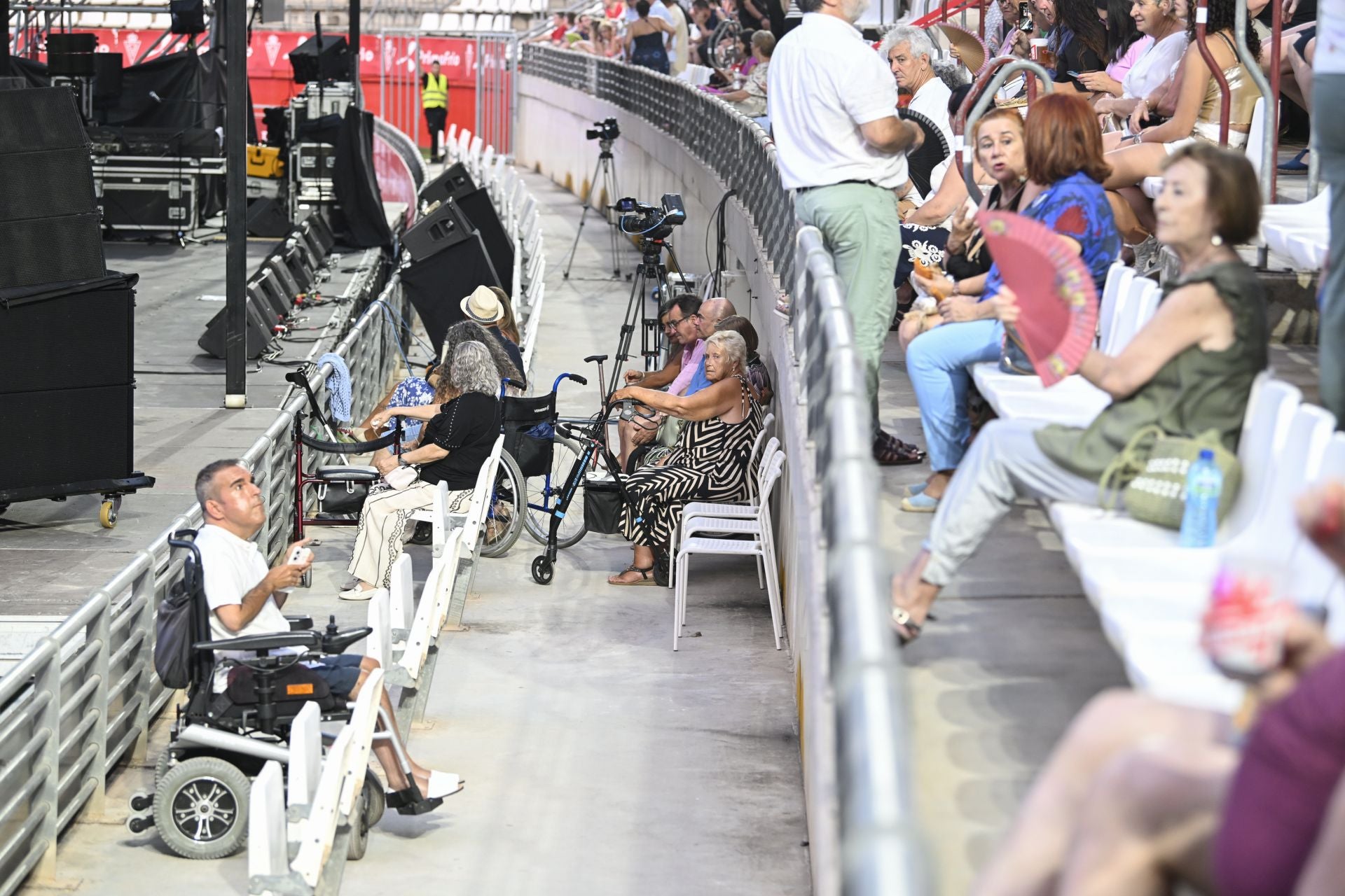 Las imágenes de los asistentes al concierto de Il Divo, suspendido por enfermedad