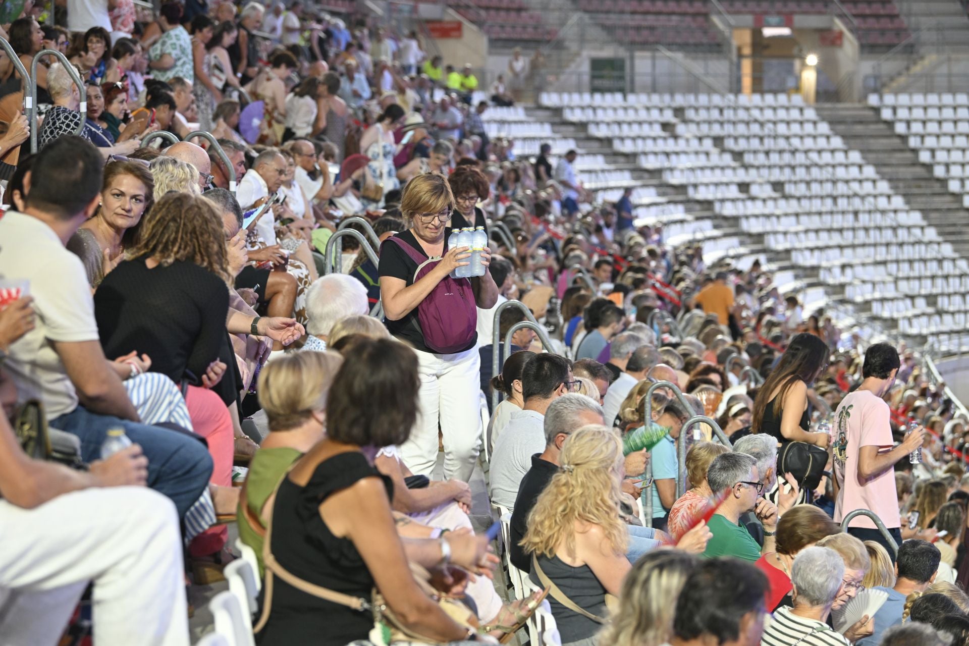 Las imágenes de los asistentes al concierto de Il Divo, suspendido por enfermedad