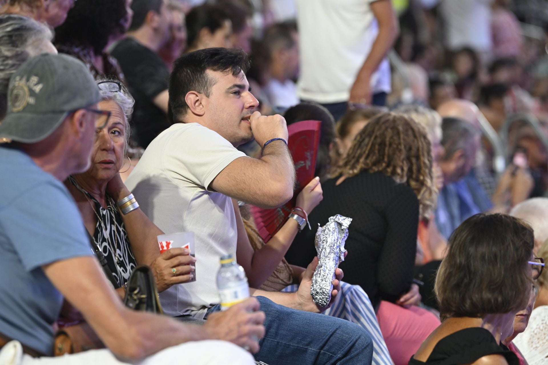 Las imágenes de los asistentes al concierto de Il Divo, suspendido por enfermedad