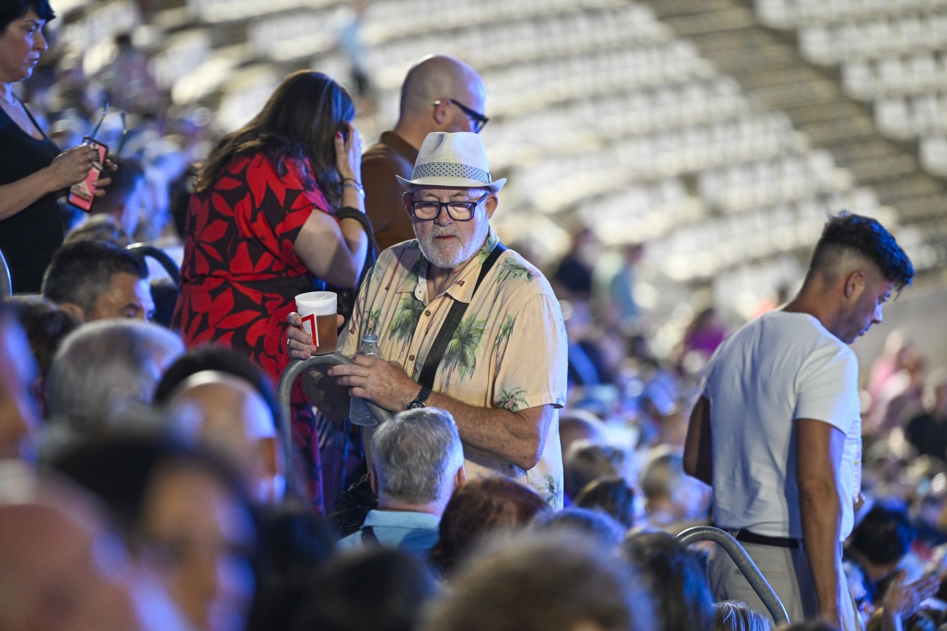 Las imágenes de los asistentes al concierto de Il Divo, suspendido por enfermedad