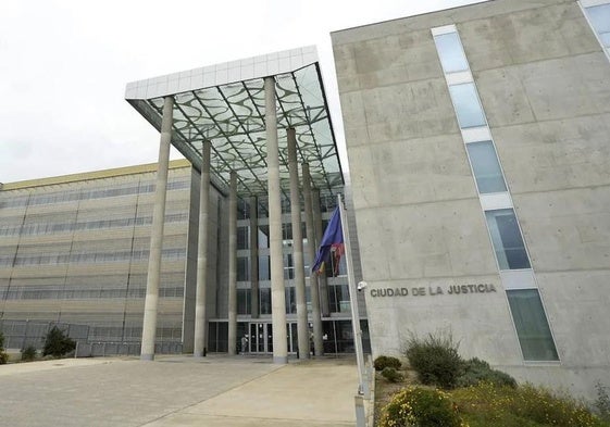 Entrada a la Ciudad de la Justicia de Murcia, en una imagen de archivo.