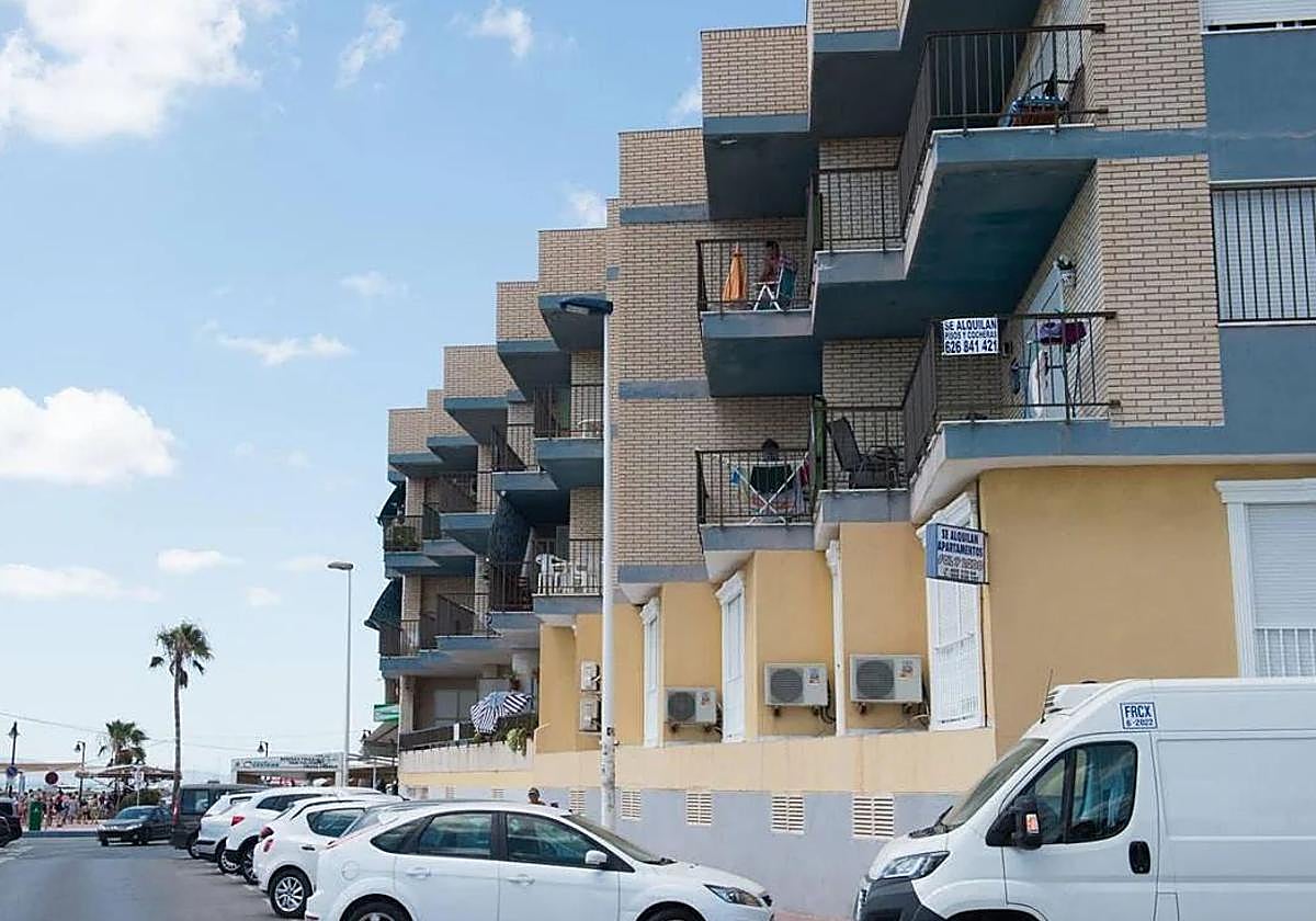 Apartamentos turísticos en una playa del Mar Menor, en una imagen de archivo.
