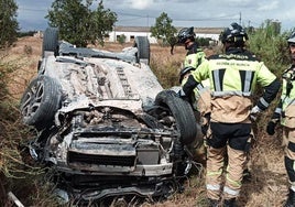 Los bomberos intervienen en el suceso.