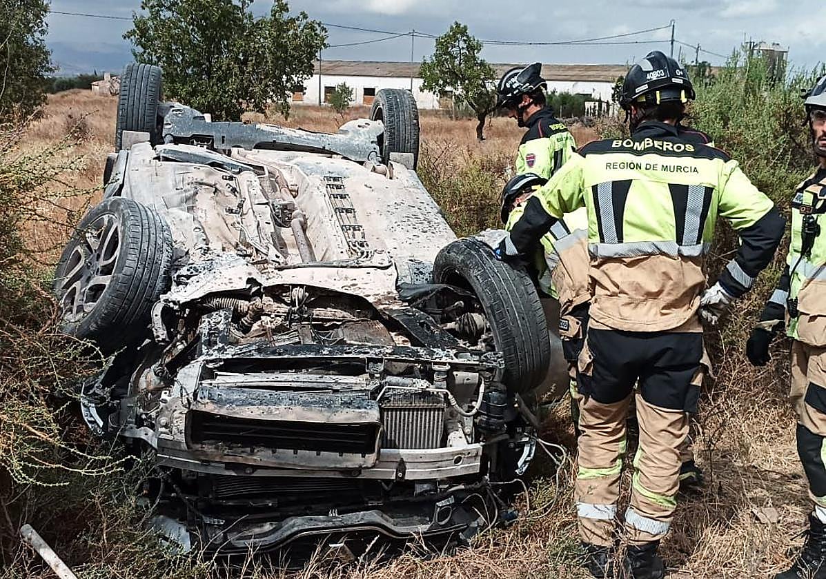 Los bomberos intervienen en el suceso.