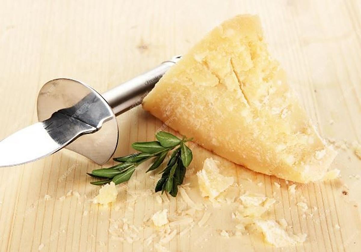 Las claves para identificar un auténtico parmigiano reggiano y que no te la den con queso