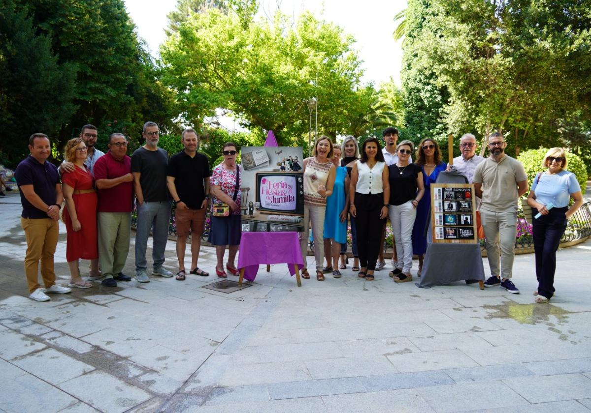 Presentación de los actos en el jardín del Rey Don Pedro.