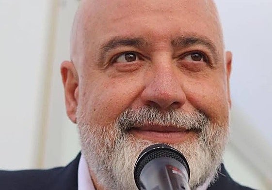 El locutor ciezano Antonio Piñera.