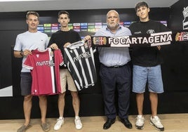 Presentación de Larrea, Fidalgo y Nacho Sánchez.