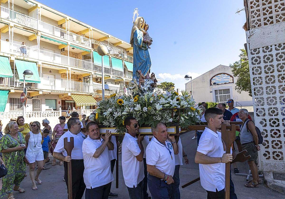 Imagen de archivo de la Procesión de la Virgen en Los Nietos.