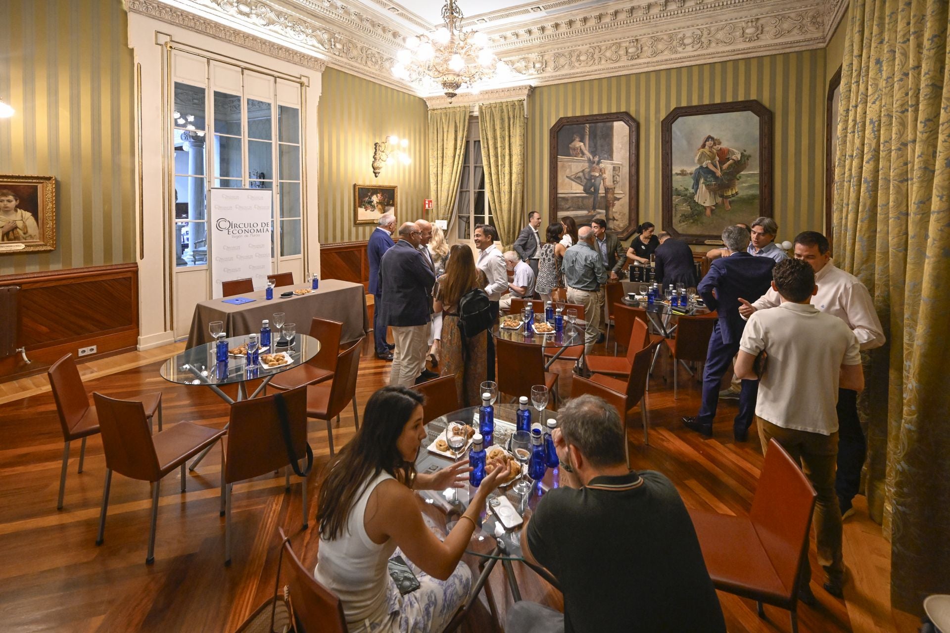 Periodismo en el Círculo de Economía, en imágenes