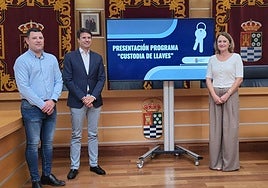 Antonio Martínez, José Ángel Alfonso y Rocío Cózar, este martes.