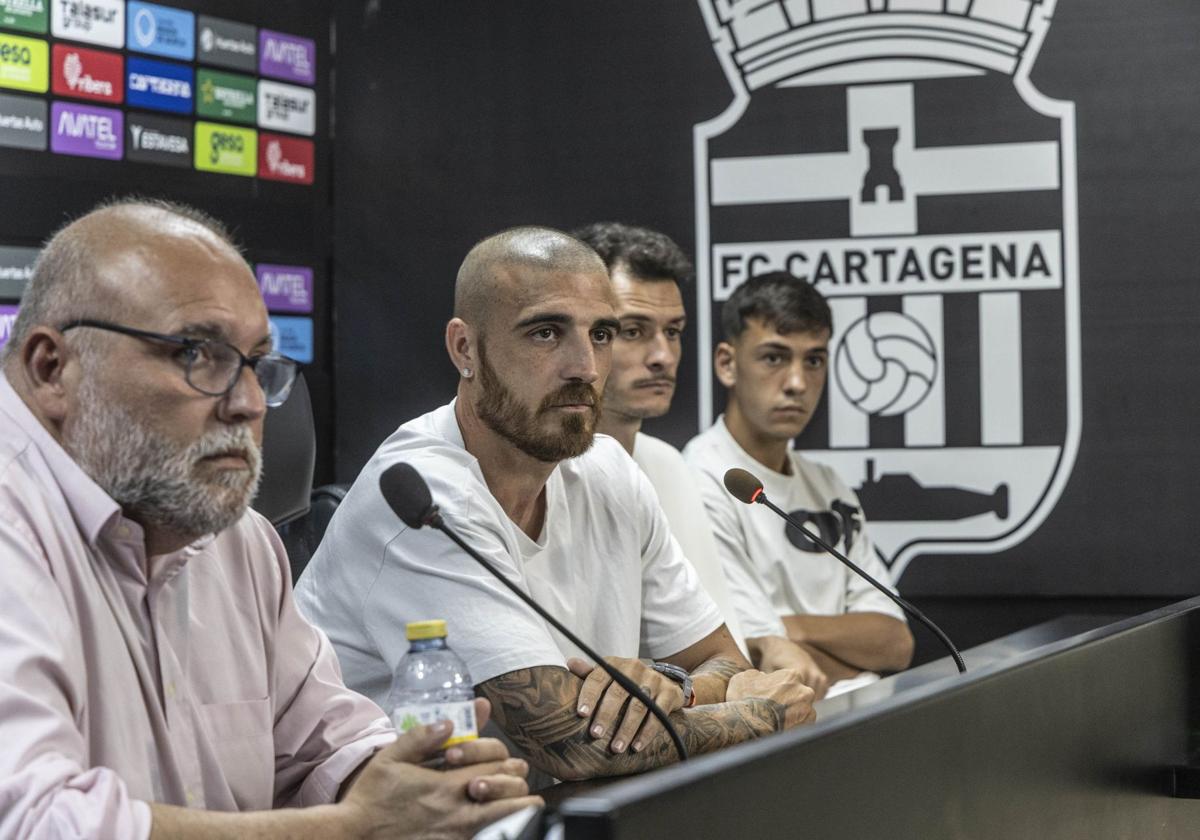 Un momento de la presentación de los jugadores este miércoles.