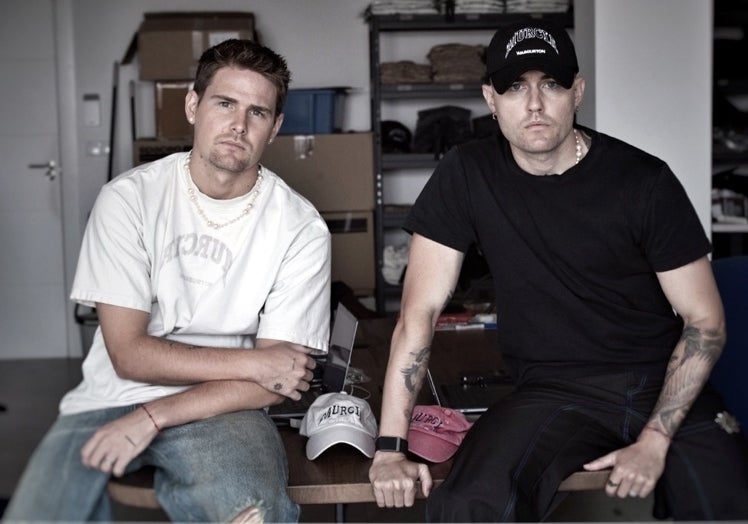 Los hermanos Daniel y David Megías Warburton en su estudio en Murcia.