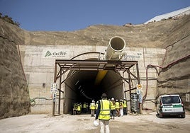 La semana pasada se caló el túnel de Viator (Almería), una de las grandes infraestructuras de la línea con Murcia.