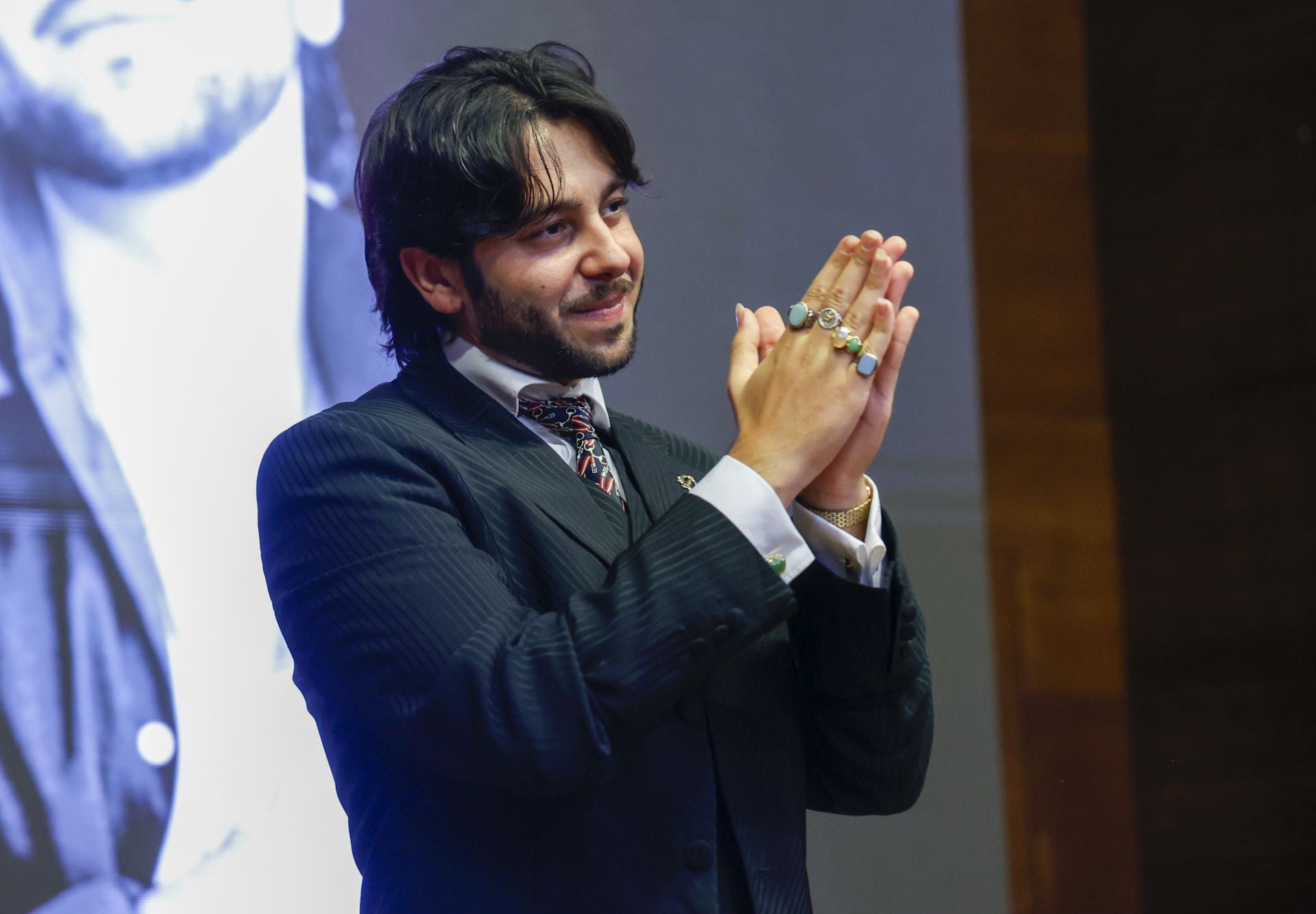 En imágenes, Yerai Cortés recibe el Castillete de Oro del Cante de las Minas