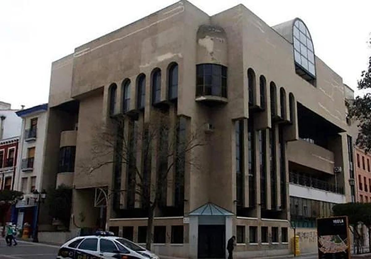 Edificio Cazadores, antes de su rehabilitación.