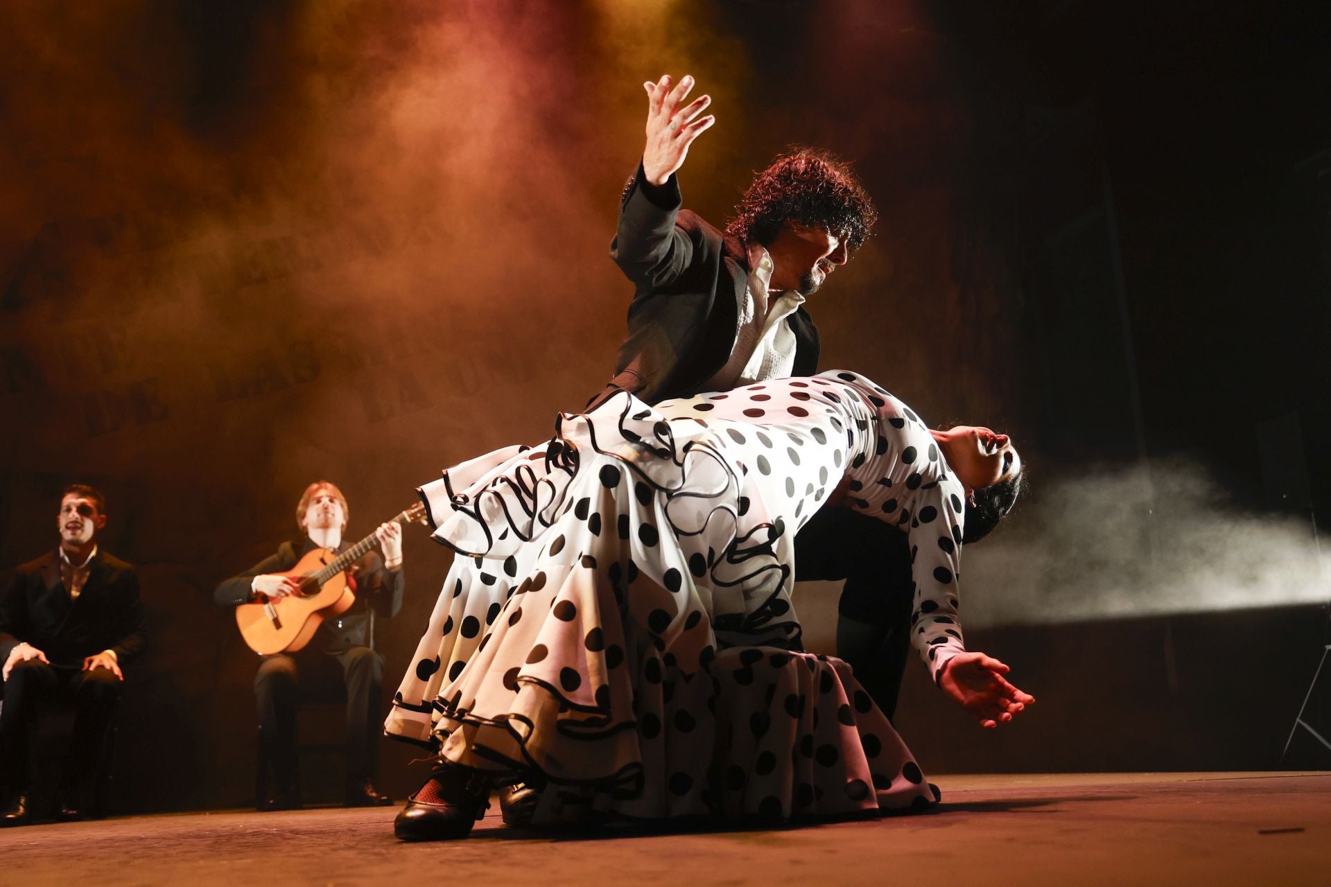Jesús Carmona, bailaor, bailarín y coreógrafo, con la bailaora murciana Lucía Campillo, en la gala del domingo ofrecida por LA VERDAD, SO-LA-NA y Flamenco Real.