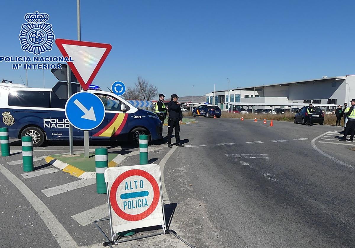 Control de Policía Nacional en Yecla.