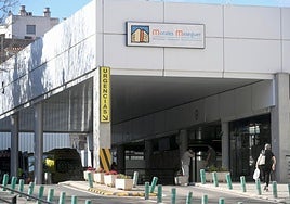 Puerta de acceso a Urgencias del hospital Morales Meseguer.