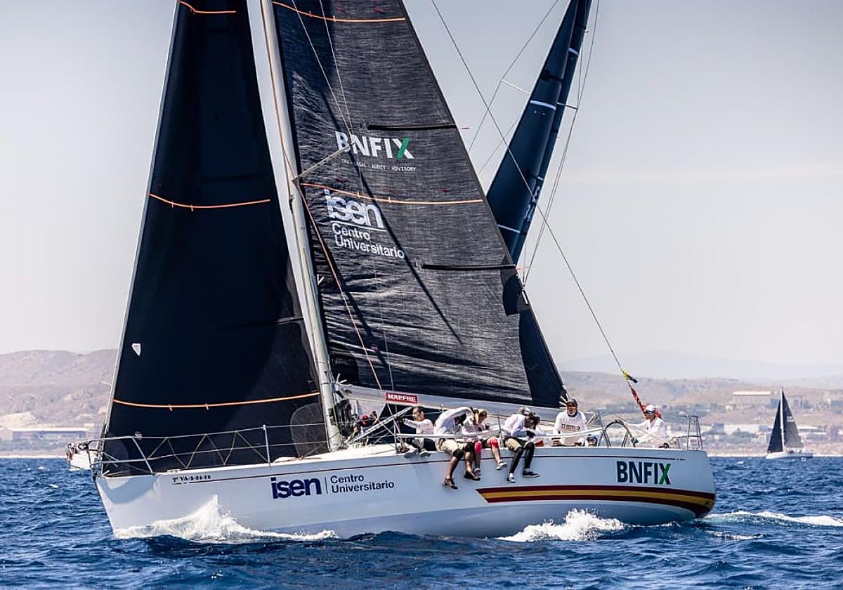 El barco cartagenero 'Nemox' ISEN, durante la Copa del Rey.