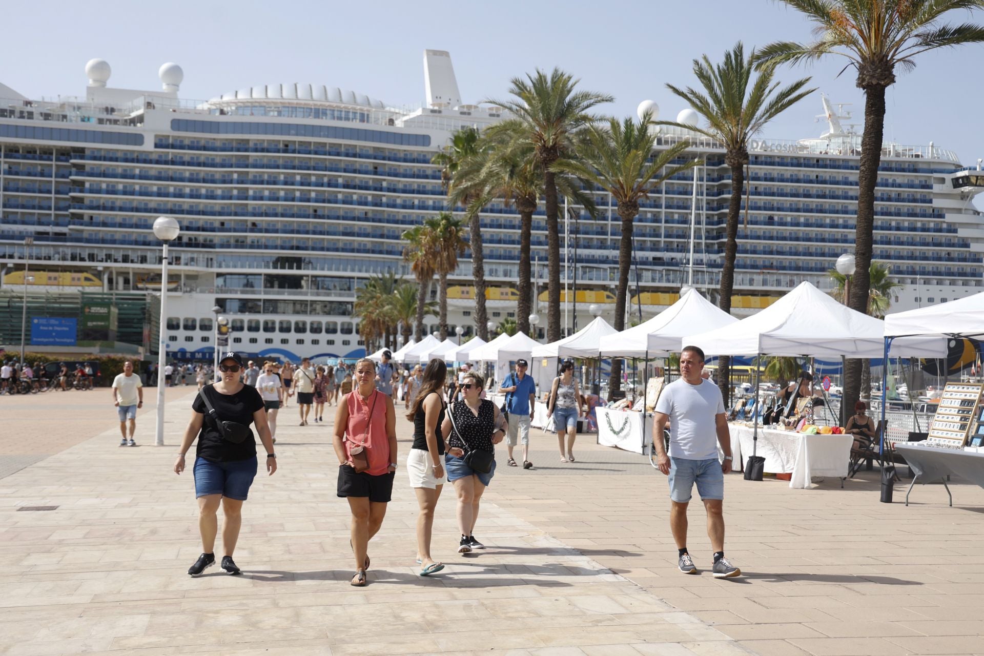 En imágenes, más de seis mil cruceristas desembarcan en Cartagena
