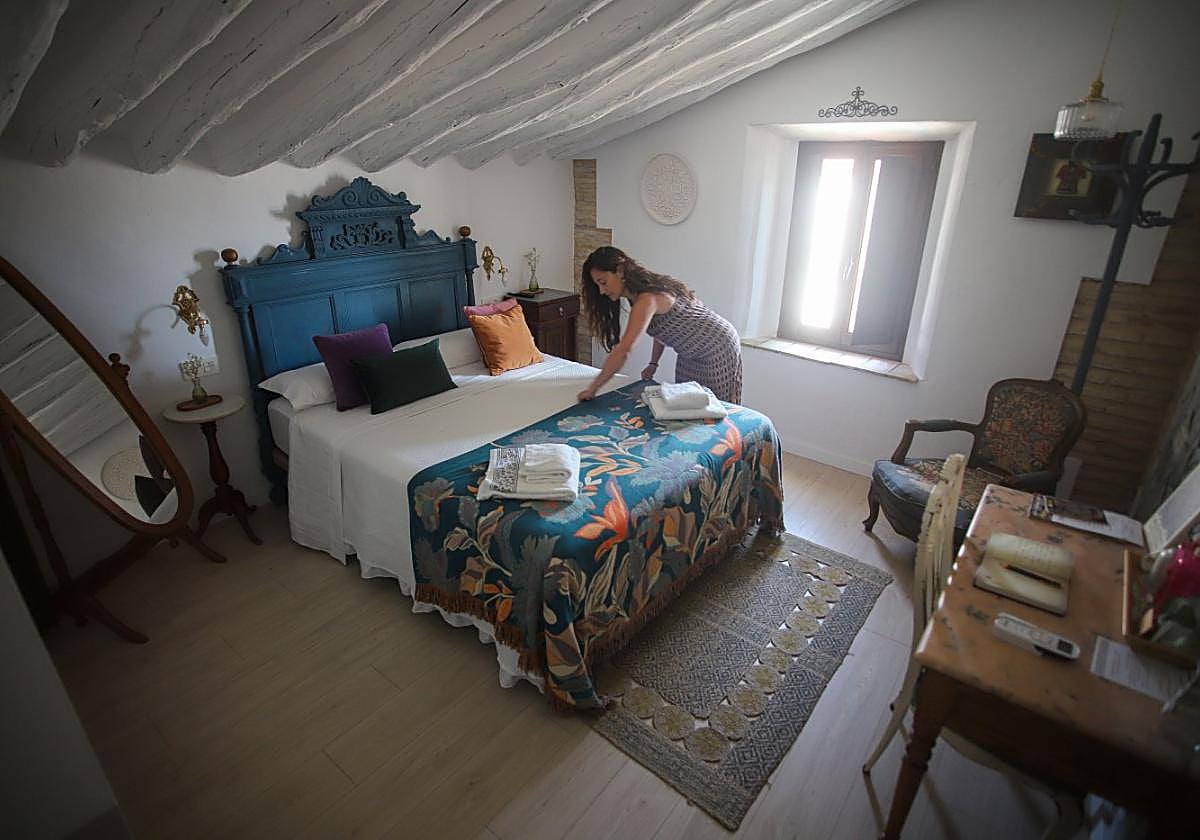 Una de las habitaciones de La Casa de los Coy, recuperada como 'hotel boutique' en Mula.
