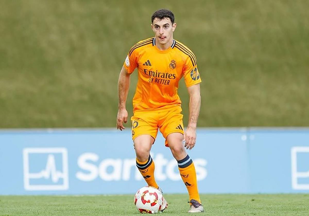 Antonio David jugando con el Real Madrid Castilla.