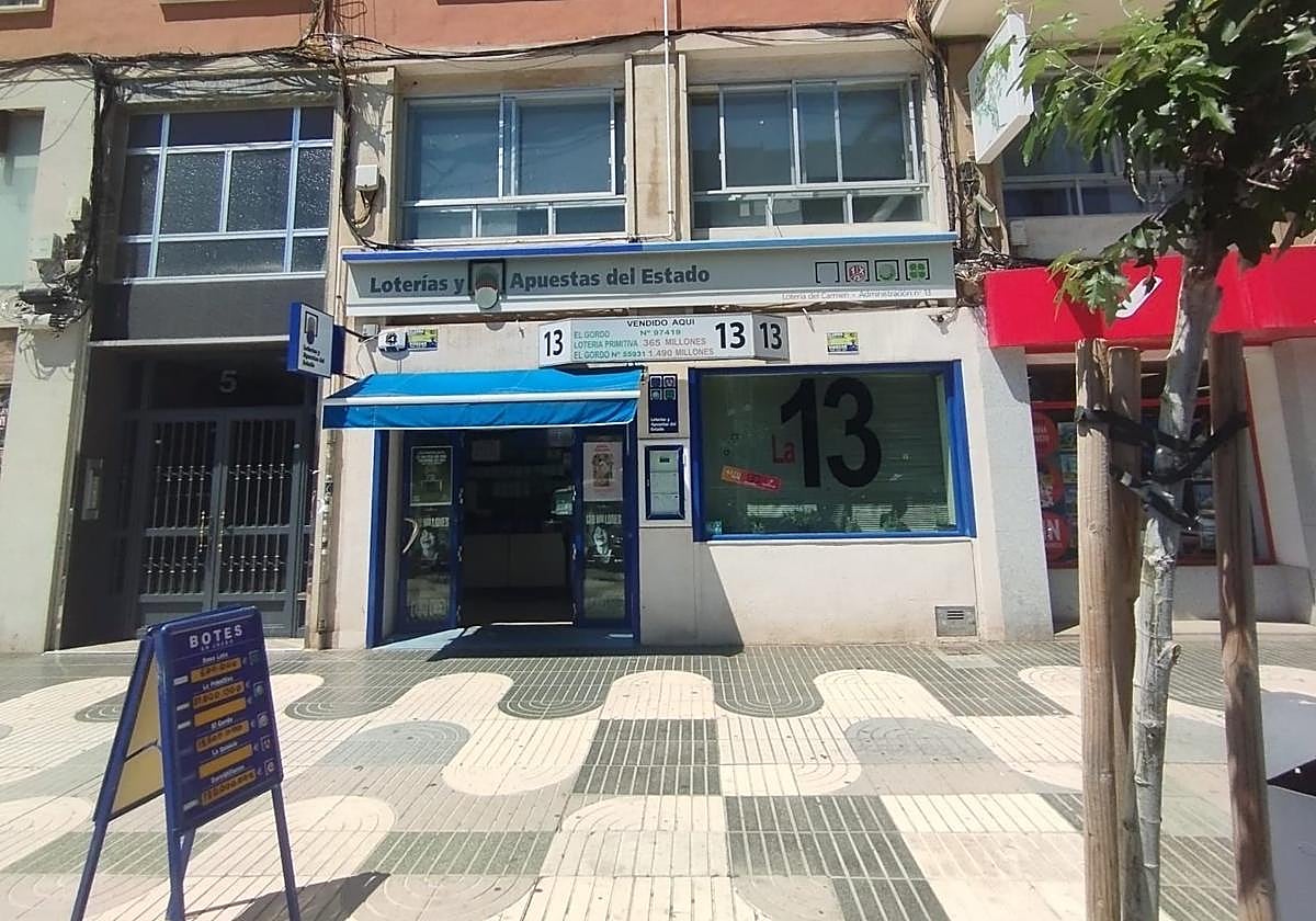 Administración número 13 en la Alameda de San Antón de Cartagena.