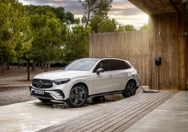 Mercedes-Benz celebra cinco años marcando el camino en vehículos híbridos enchufables