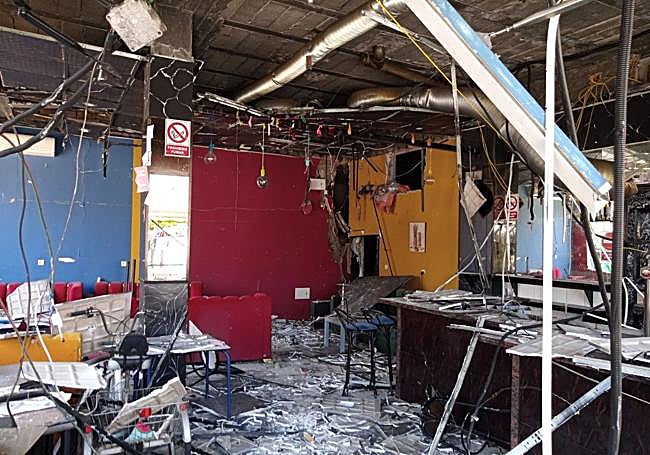 Estado en el que quedó el interior del bar.