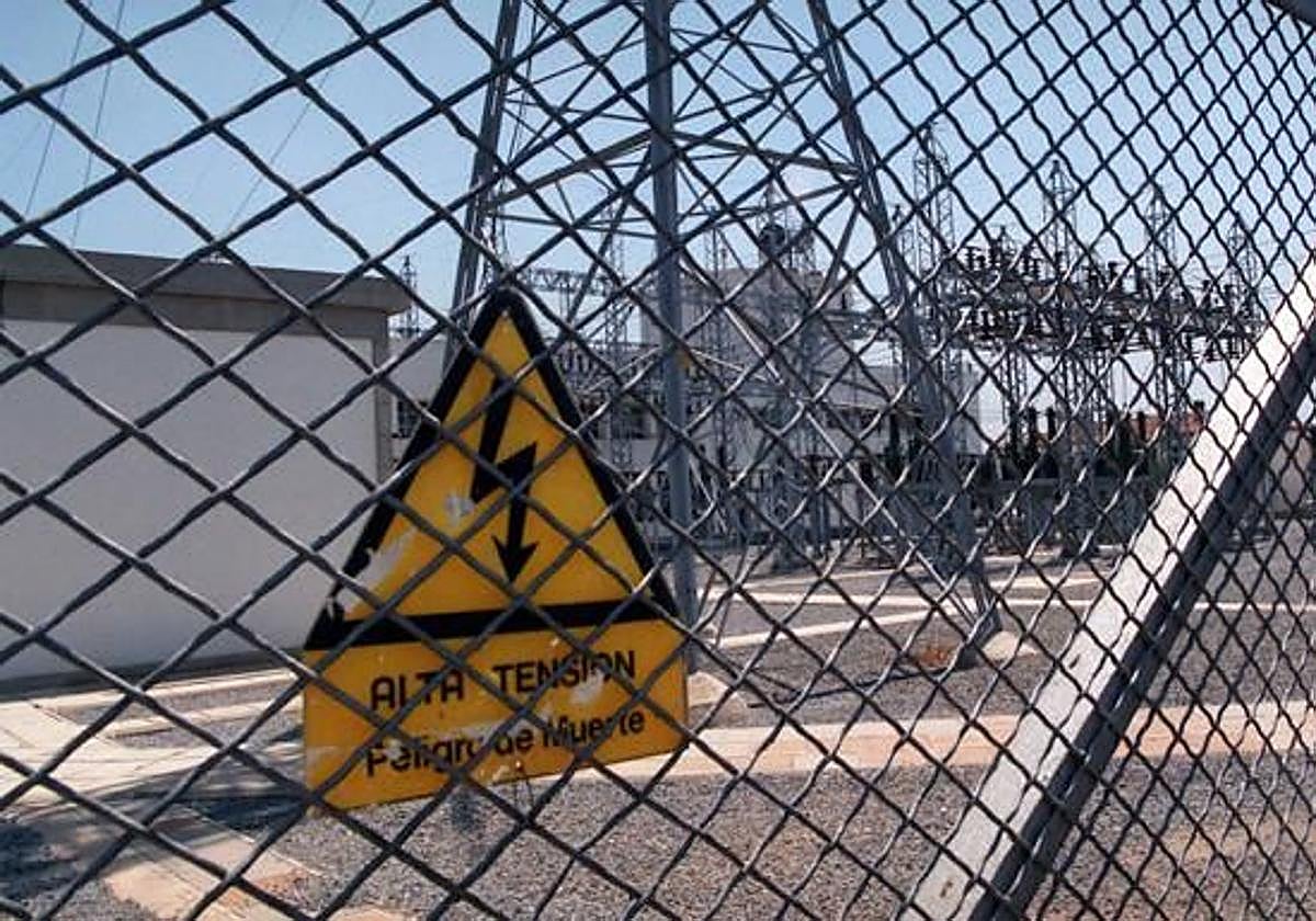 Imagen de archivo de una subestación eléctrica.