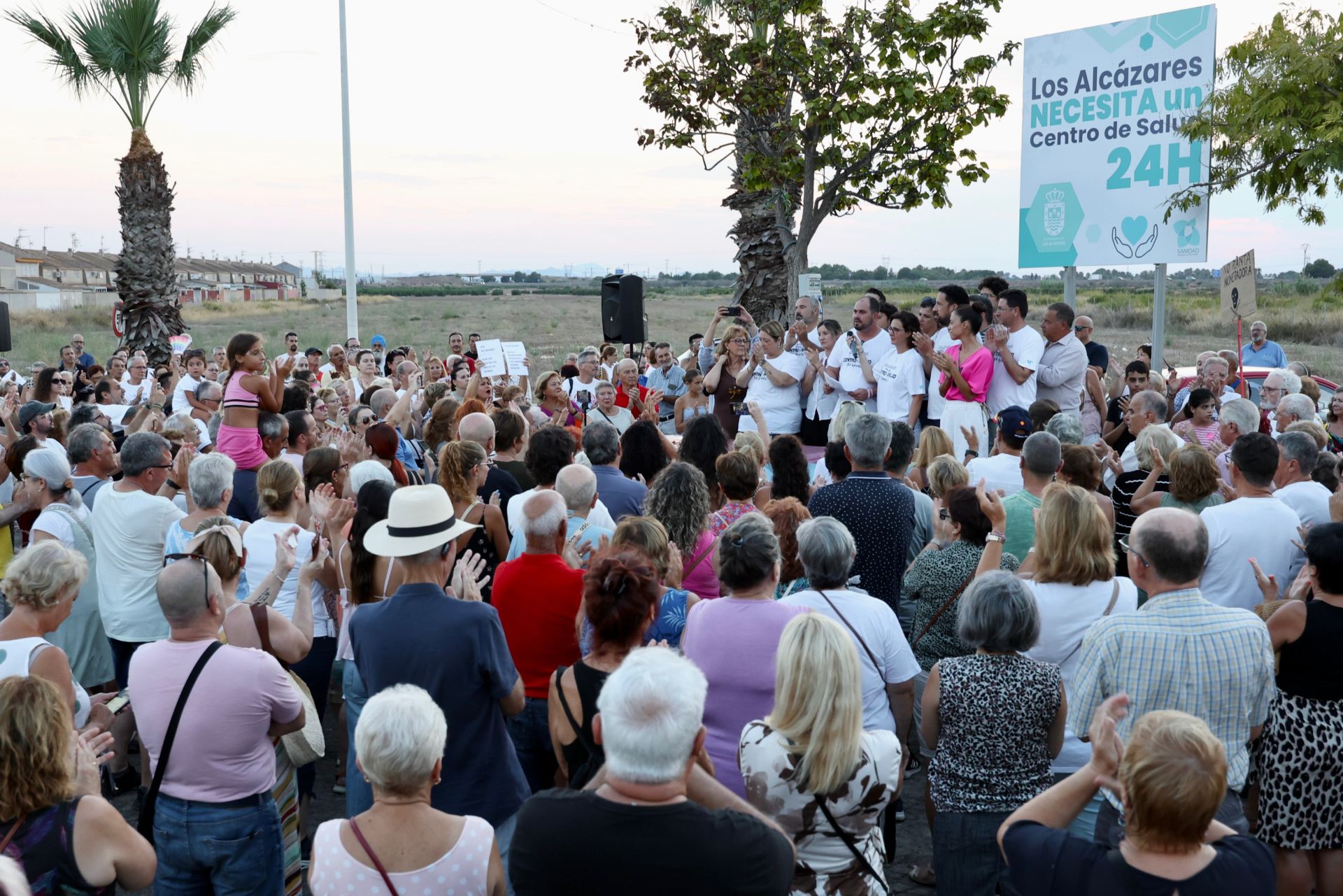 En imágenes, la concentración contra la planta incineradora de restos sanitarios en Los Alcázares