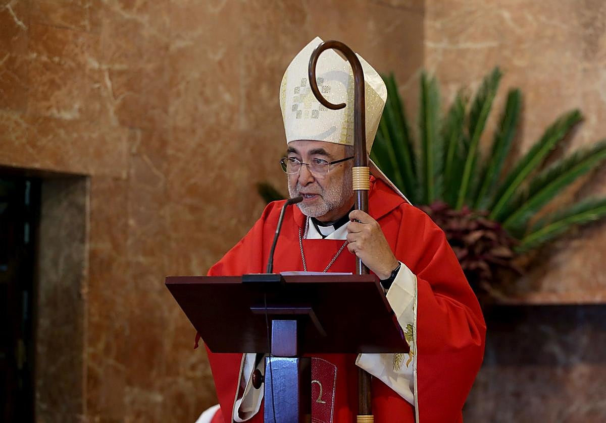 El arzobispo de Oviedo, Jesús Sanz.