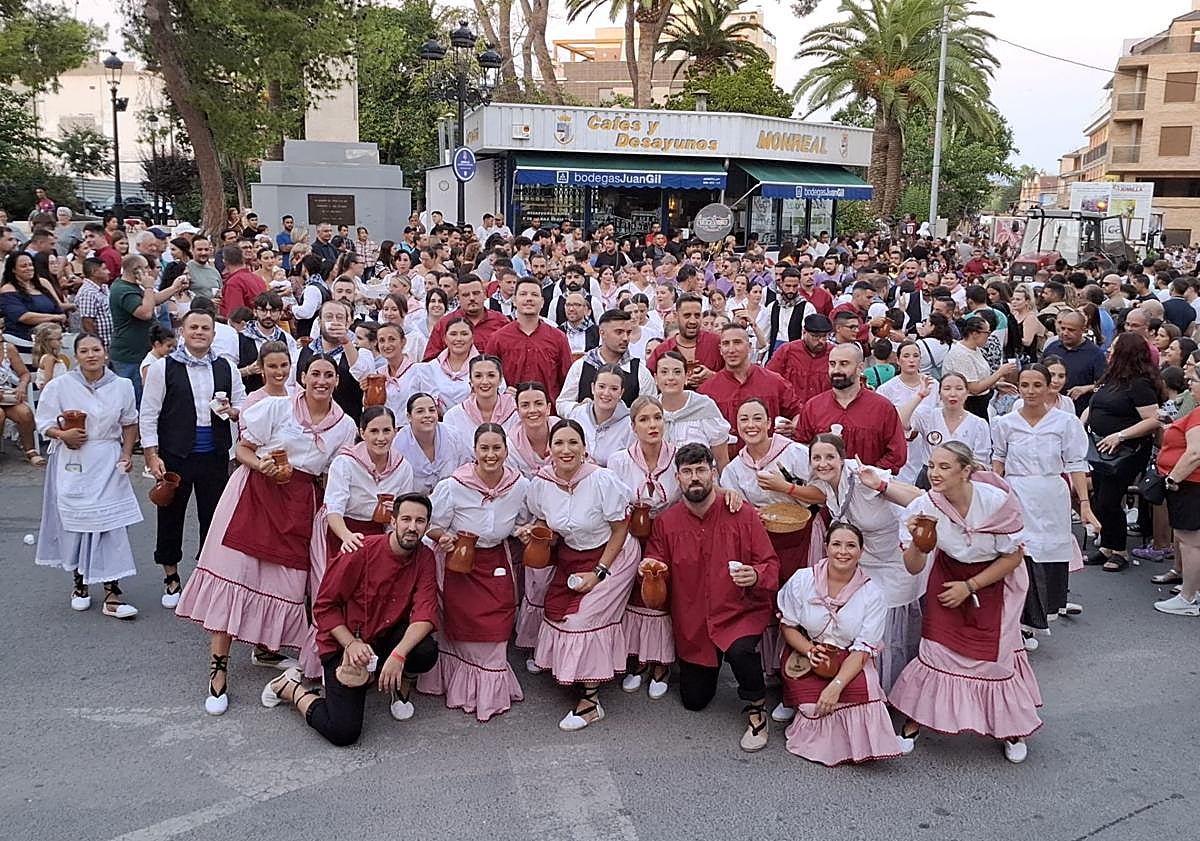 Imagen principal - Jumilla pone de largo sus raíces