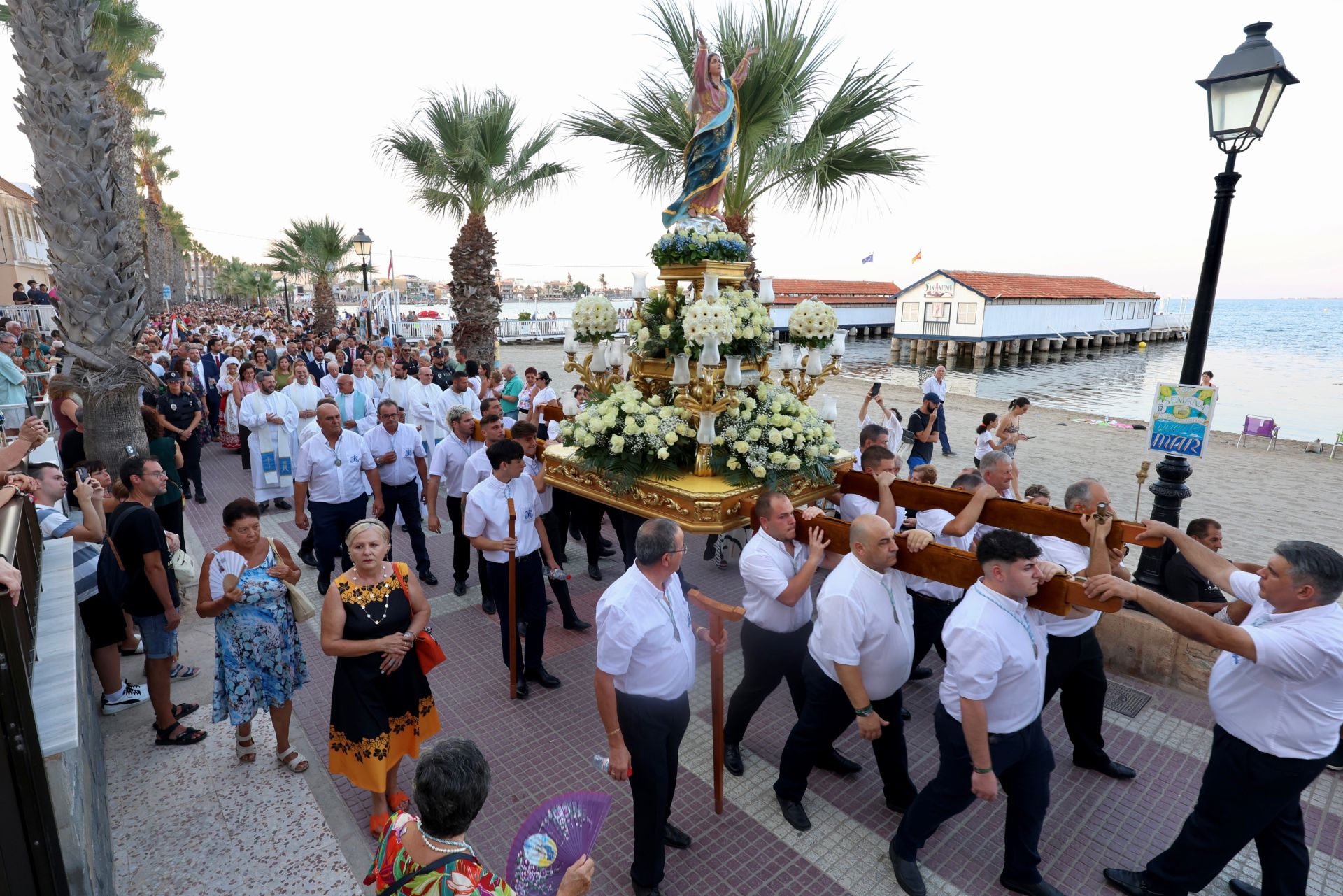 En imágenes, procesiones de la Virgen de La Asunción en Los Alcázares, Cabo de Palos y Los Nietos