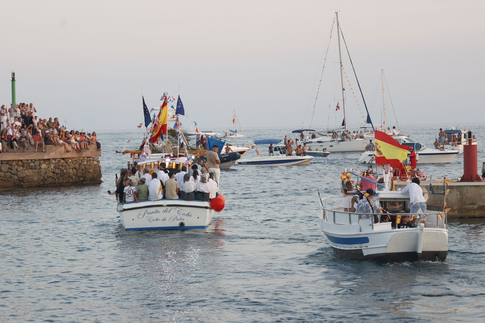 En imágenes, procesiones de la Virgen de La Asunción en Los Alcázares, Cabo de Palos y Los Nietos